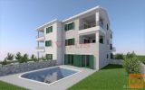 Malinska- Luksuzni apartman sa okućnicom i bazenom!! (s1868)